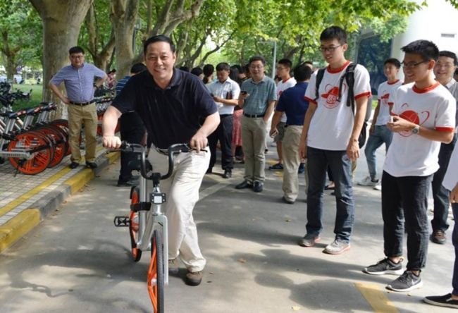 摩拜单车首进同济大学