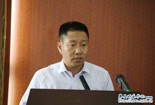学校举行退休教工荣休、新教师入职培训启动仪式