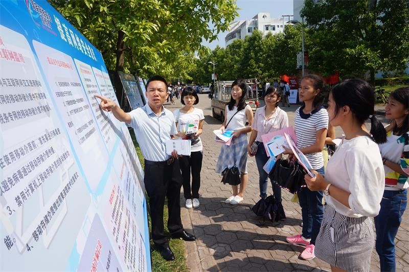 玉林市2016年国家网络安全宣传周活动在我校举行2016-09-21 155046   作者谢辉琼 梁雯雯   来源   点击