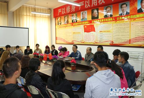 古尔邦节、中秋节前夕学校慰问少数民族学生和家庭经济困难学生