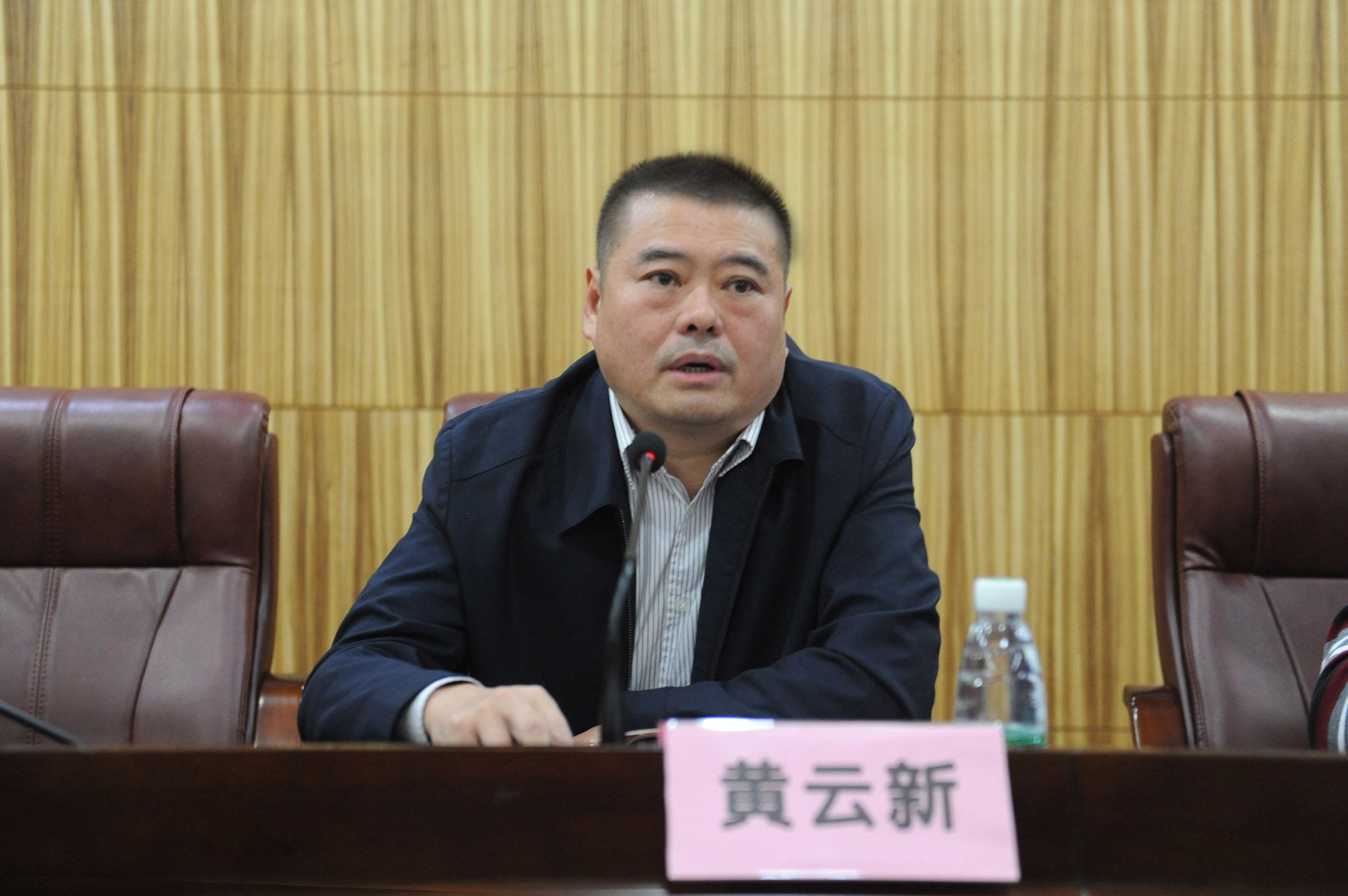 学院举行党的十八届六中全会和市第七次党代会精神宣讲会暨“两学一做”学习教育第四专题党务主干培训班