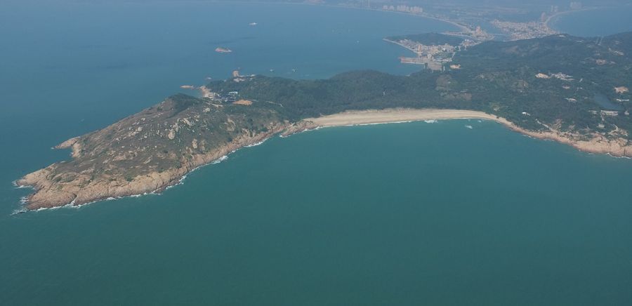 汕头大学海洋划艇项目惠东之旅与海龟近距离接触