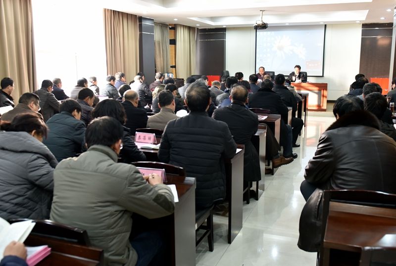 我校召开党委中间组扩大学习会议