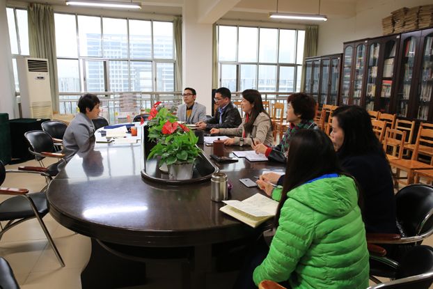 黉舍党委副书记覃萍到艺术与文化传播学院调研