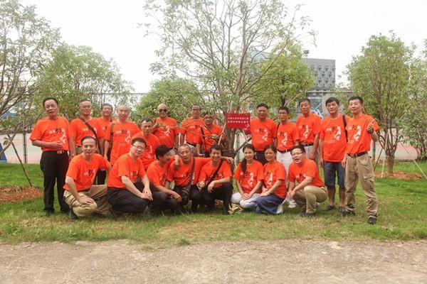 87届物理系校友三十年后重聚母校