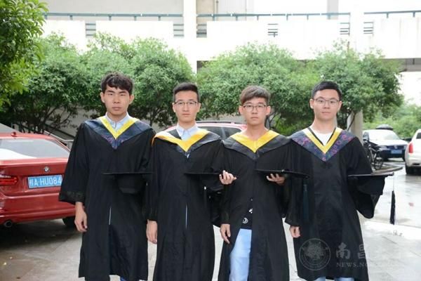 卒业季学霸卧室4人悉数录取985高校读研深造