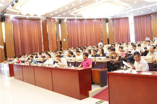 第二讲海南参与“一带一起”建设与海南大学的责任担当副校长王崇敏主讲 | 海南大学 | Hainan University